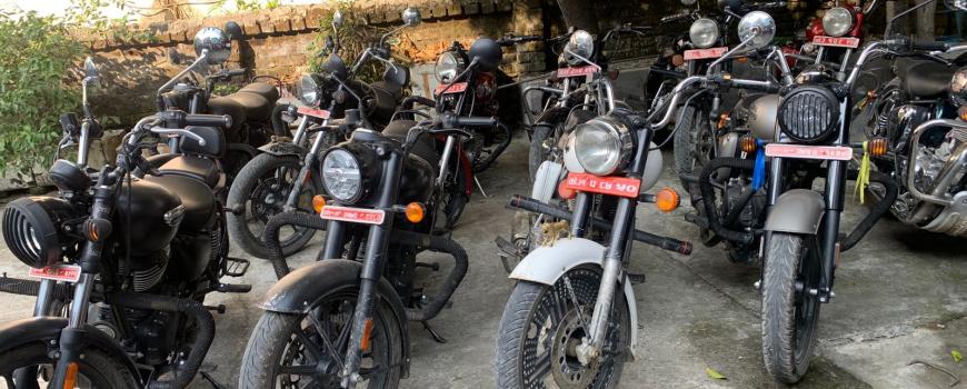 २४ गते   इटहरी स्थित रहेको खुकुरी होटलको सभाहलमा